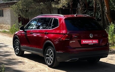 Volkswagen Tiguan II, 2019 год, 3 050 000 рублей, 4 фотография