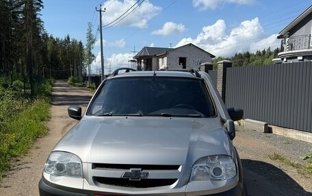 Chevrolet Niva I рестайлинг, 2013 год, 550 000 рублей, 2 фотография