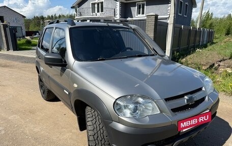 Chevrolet Niva I рестайлинг, 2013 год, 550 000 рублей, 3 фотография