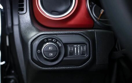 Jeep Wrangler, 2023 год, 7 350 000 рублей, 17 фотография
