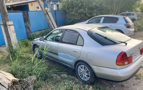 Mitsubishi Carisma I, 1998 год, 130 000 рублей, 5 фотография