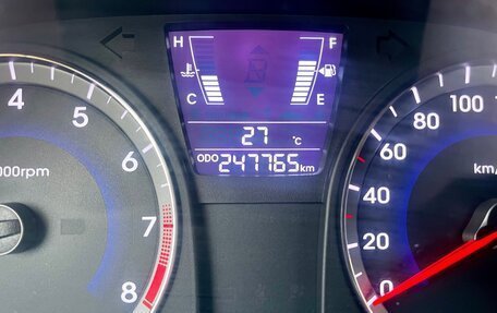 Hyundai Solaris II рестайлинг, 2012 год, 830 000 рублей, 8 фотография