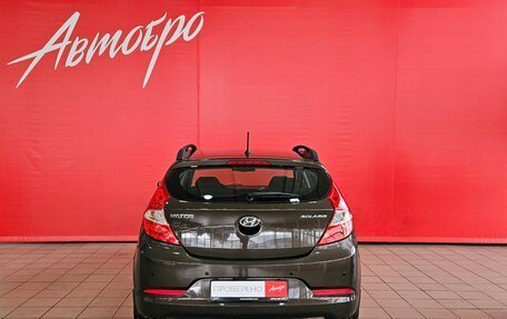 Hyundai Solaris II рестайлинг, 2015 год, 990 000 рублей, 4 фотография