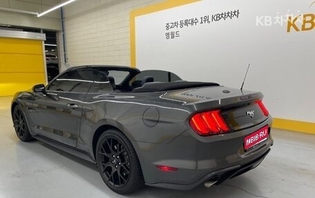 Ford Mustang VI рестайлинг, 2019 год, 2 850 000 рублей, 1 фотография