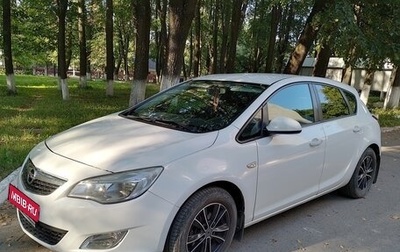 Opel Astra J, 2011 год, 820 000 рублей, 1 фотография