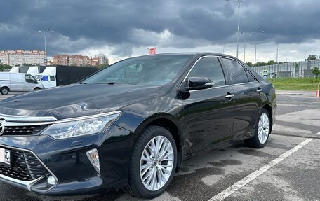 Toyota Camry, 2017 год, 2 700 000 рублей, 1 фотография