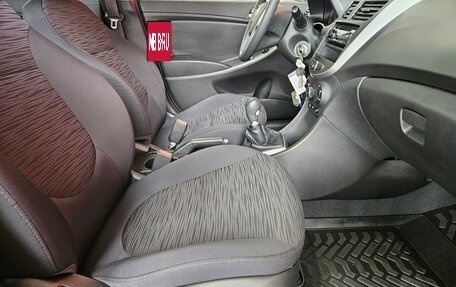 Hyundai Solaris II рестайлинг, 2015 год, 990 000 рублей, 11 фотография