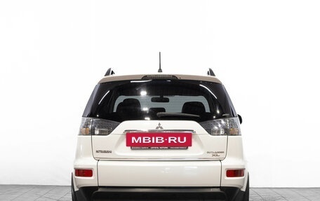Mitsubishi Outlander III рестайлинг 3, 2011 год, 1 399 000 рублей, 6 фотография