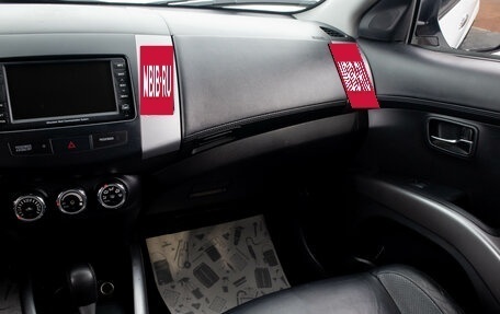 Mitsubishi Outlander III рестайлинг 3, 2011 год, 1 399 000 рублей, 26 фотография