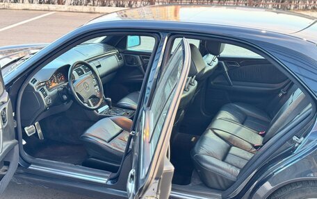 Mercedes-Benz E-Класс, 1996 год, 3 500 000 рублей, 10 фотография