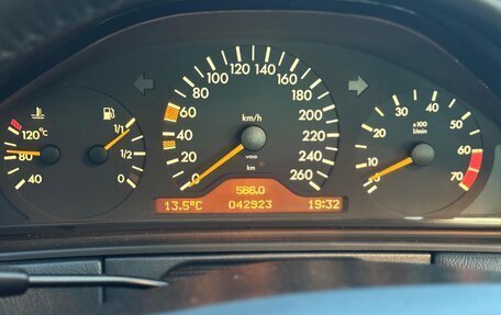 Mercedes-Benz E-Класс, 1996 год, 3 500 000 рублей, 12 фотография