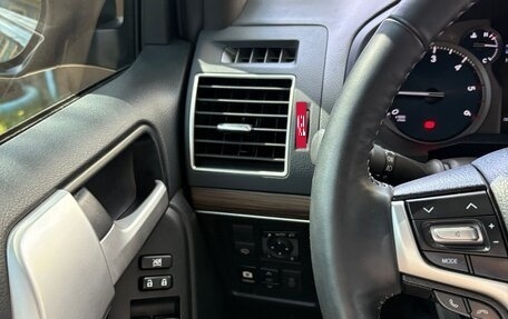Toyota Land Cruiser Prado 150 рестайлинг 2, 2018 год, 6 950 000 рублей, 8 фотография