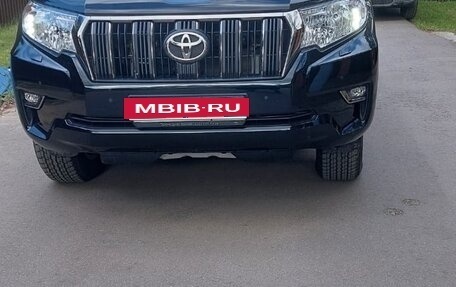 Toyota Land Cruiser Prado 150 рестайлинг 2, 2021 год, 6 300 000 рублей, 6 фотография