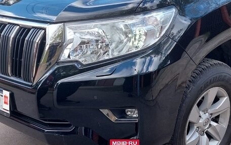Toyota Land Cruiser Prado 150 рестайлинг 2, 2021 год, 6 300 000 рублей, 5 фотография