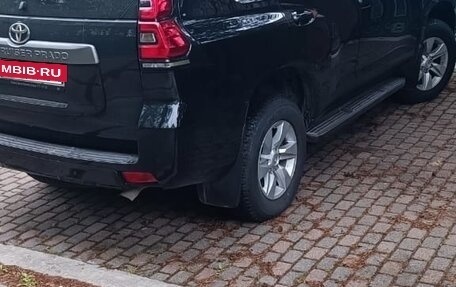 Toyota Land Cruiser Prado 150 рестайлинг 2, 2021 год, 6 300 000 рублей, 12 фотография