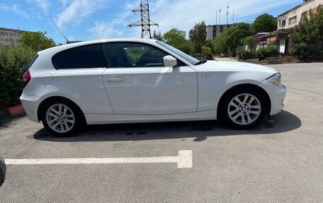 BMW 1 серия, 2011 год, 800 000 рублей, 5 фотография