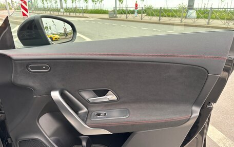 Mercedes-Benz CLA, 2019 год, 4 000 000 рублей, 11 фотография