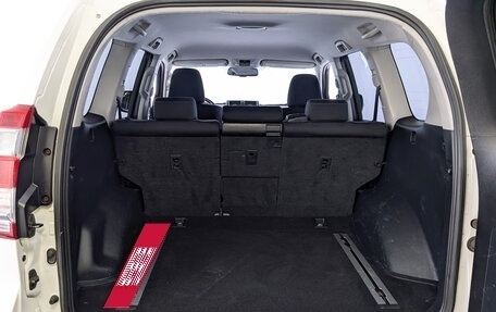 Toyota Land Cruiser Prado 150 рестайлинг 2, 2015 год, 2 900 000 рублей, 10 фотография