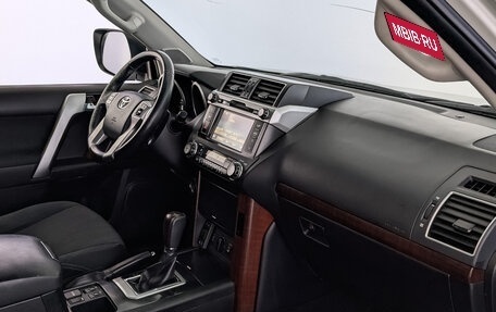 Toyota Land Cruiser Prado 150 рестайлинг 2, 2015 год, 2 900 000 рублей, 13 фотография