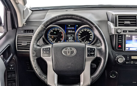 Toyota Land Cruiser Prado 150 рестайлинг 2, 2015 год, 2 900 000 рублей, 22 фотография