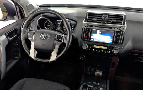 Toyota Land Cruiser Prado 150 рестайлинг 2, 2015 год, 2 900 000 рублей, 27 фотография