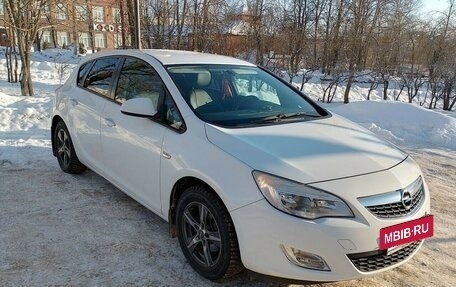 Opel Astra J, 2011 год, 820 000 рублей, 4 фотография