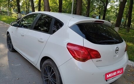 Opel Astra J, 2011 год, 820 000 рублей, 9 фотография