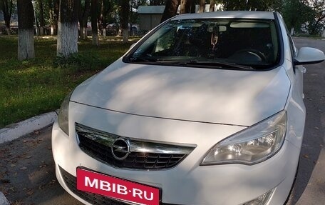 Opel Astra J, 2011 год, 820 000 рублей, 13 фотография