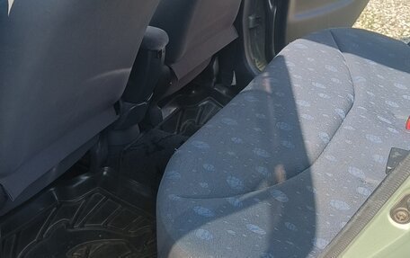 Toyota Vitz, 2002 год, 395 000 рублей, 21 фотография