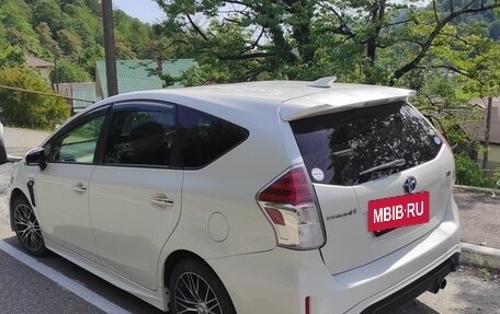 Toyota Prius Alpha I (ZVW40/41), 2015 год, 1 500 000 рублей, 3 фотография