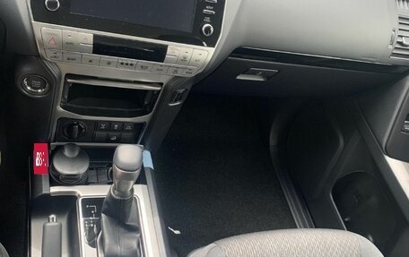 Toyota Land Cruiser Prado 150 рестайлинг 2, 2022 год, 7 200 000 рублей, 7 фотография