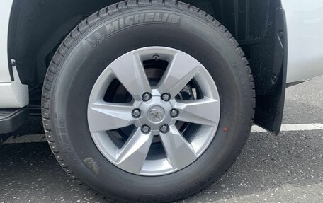 Toyota Land Cruiser Prado 150 рестайлинг 2, 2022 год, 7 200 000 рублей, 18 фотография