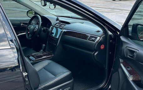 Toyota Camry, 2017 год, 2 700 000 рублей, 9 фотография
