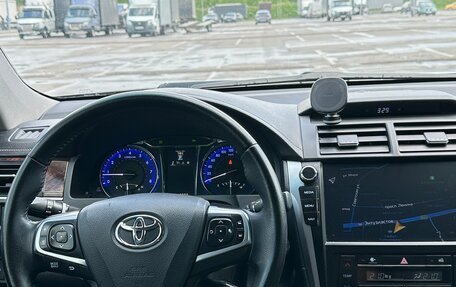 Toyota Camry, 2017 год, 2 700 000 рублей, 10 фотография