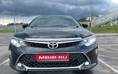 Toyota Camry, 2017 год, 2 700 000 рублей, 8 фотография