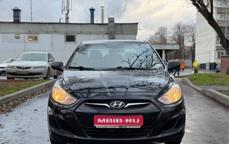 Hyundai Solaris II рестайлинг, 2013 год, 875 000 рублей, 1 фотография