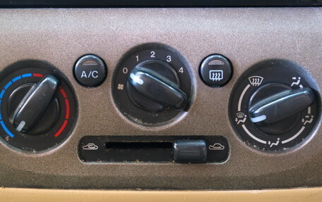 Mazda Familia, 2003 год, 299 000 рублей, 15 фотография
