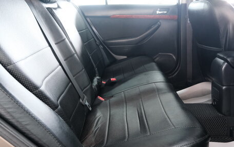 Toyota Avensis III рестайлинг, 2006 год, 1 099 000 рублей, 23 фотография