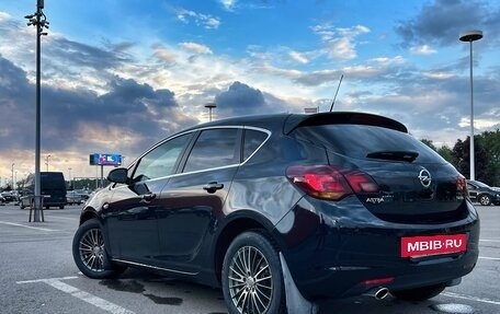 Opel Astra J, 2012 год, 830 000 рублей, 2 фотография