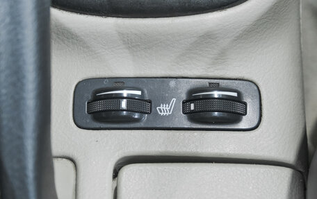 Toyota Avensis III рестайлинг, 2006 год, 999 000 рублей, 20 фотография