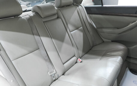 Toyota Avensis III рестайлинг, 2006 год, 999 000 рублей, 24 фотография