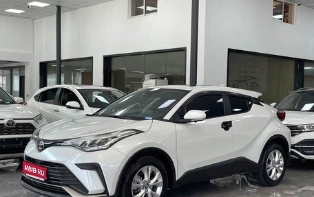 Toyota C-HR I рестайлинг, 2022 год, 2 000 100 рублей, 1 фотография