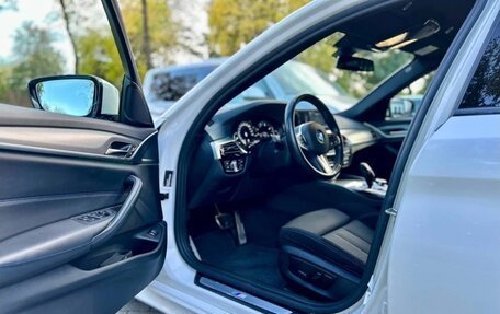 BMW 5 серия, 2019 год, 3 900 000 рублей, 19 фотография