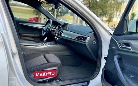BMW 5 серия, 2019 год, 3 900 000 рублей, 12 фотография
