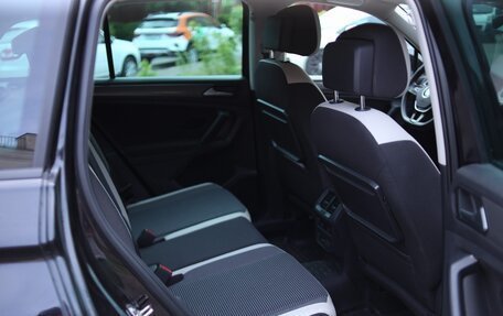 Volkswagen Tiguan II, 2018 год, 3 150 000 рублей, 16 фотография