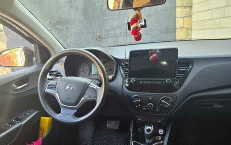 Hyundai Solaris II рестайлинг, 2018 год, 1 380 000 рублей, 6 фотография