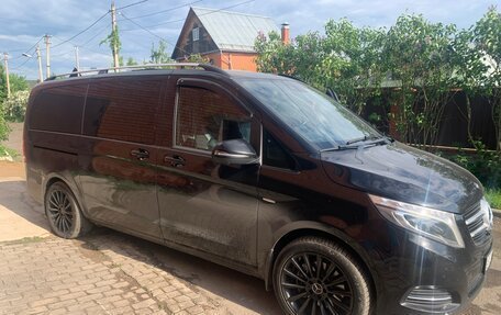 Mercedes-Benz V-Класс, 2017 год, 6 550 000 рублей, 3 фотография
