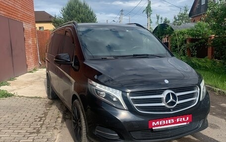 Mercedes-Benz V-Класс, 2017 год, 6 550 000 рублей, 2 фотография