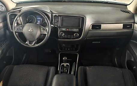 Mitsubishi Outlander III рестайлинг 3, 2018 год, 1 485 000 рублей, 9 фотография