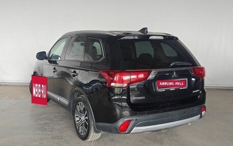 Mitsubishi Outlander III рестайлинг 3, 2018 год, 1 485 000 рублей, 4 фотография